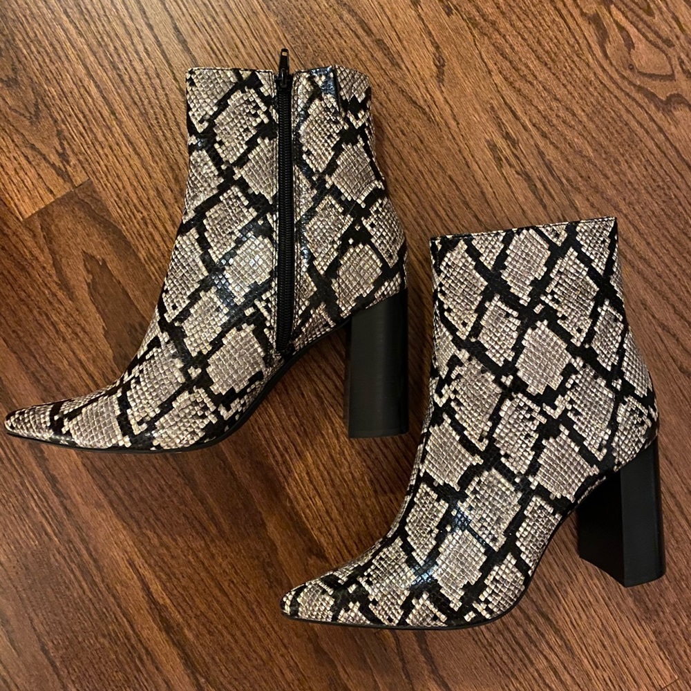 Jeffrey Campbell snake skin booties size 10